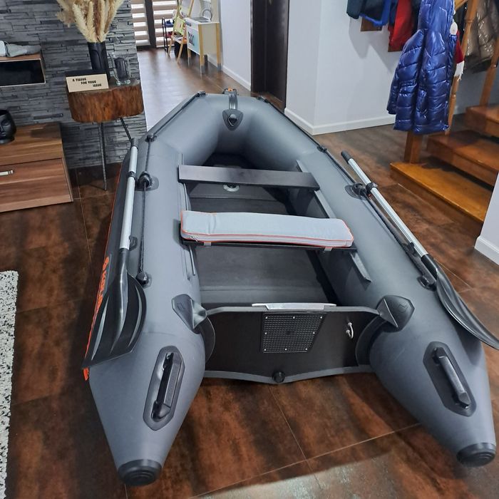 Barca Kolibri + motor yamaha 5 cp