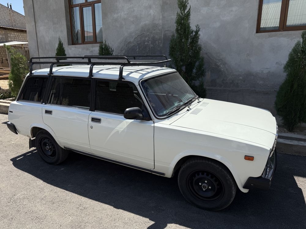 Vaz 2104 sotiladi