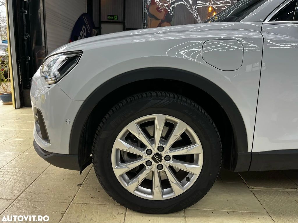 Audi Q3 2023 hybrid camere 360,iluminat ambiental,volan SLine încălzit