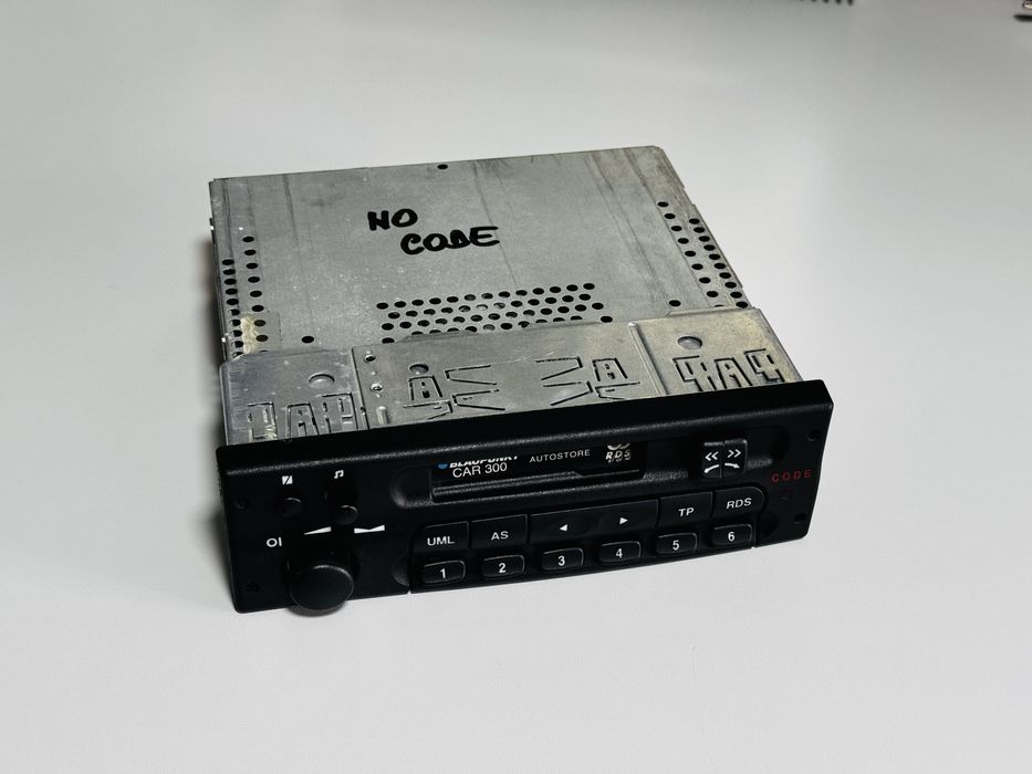 Radio-Casetofon auto cu casetă BLAUPUNKT car 300,FM/AM,impecabil