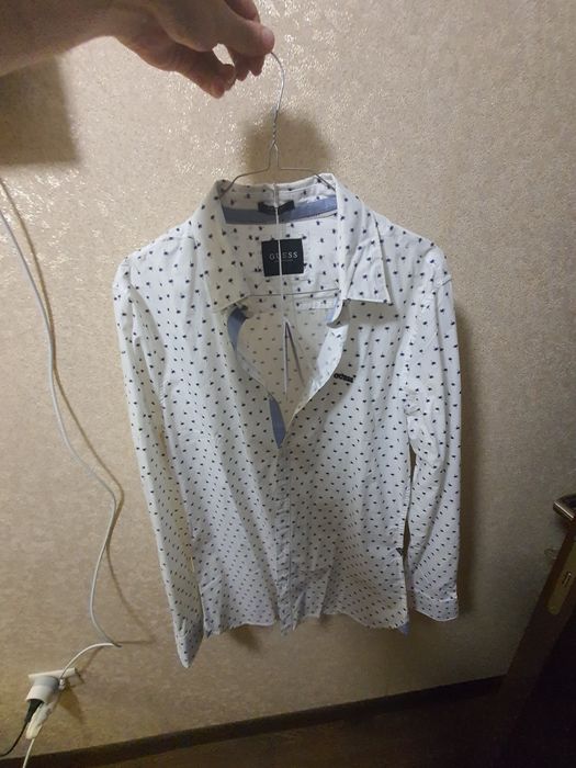 Camasa barbat Guess slim Fit Noua marime M ( merge si S)