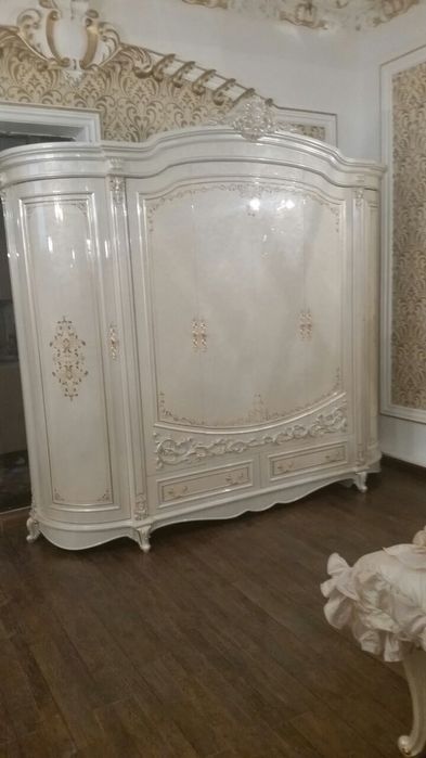 Спальный гарнитур в стиле барокко