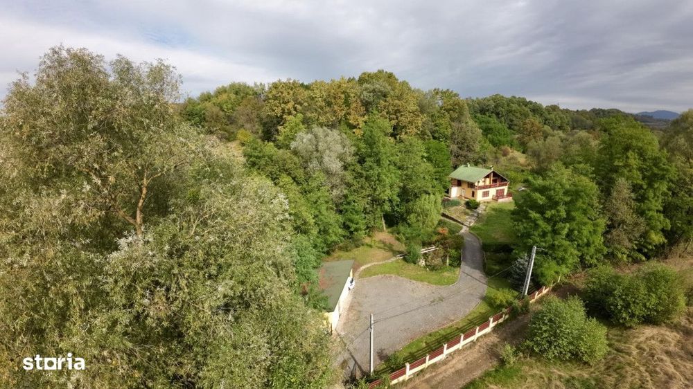 Vanzare - Proprietate deosebita,  teren 44 ari
