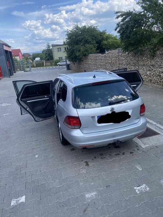 Vand sau schimb golf 6(cu Suv)