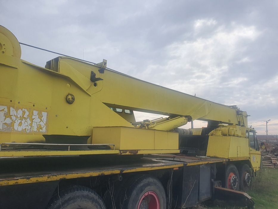 Automacara  6x8  marca  ph  in stare de functionare . Ridica 45 t