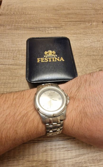 Ceas Festina cu bratara din metal