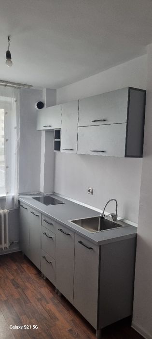 Închiriez apartament cu două camere parter
