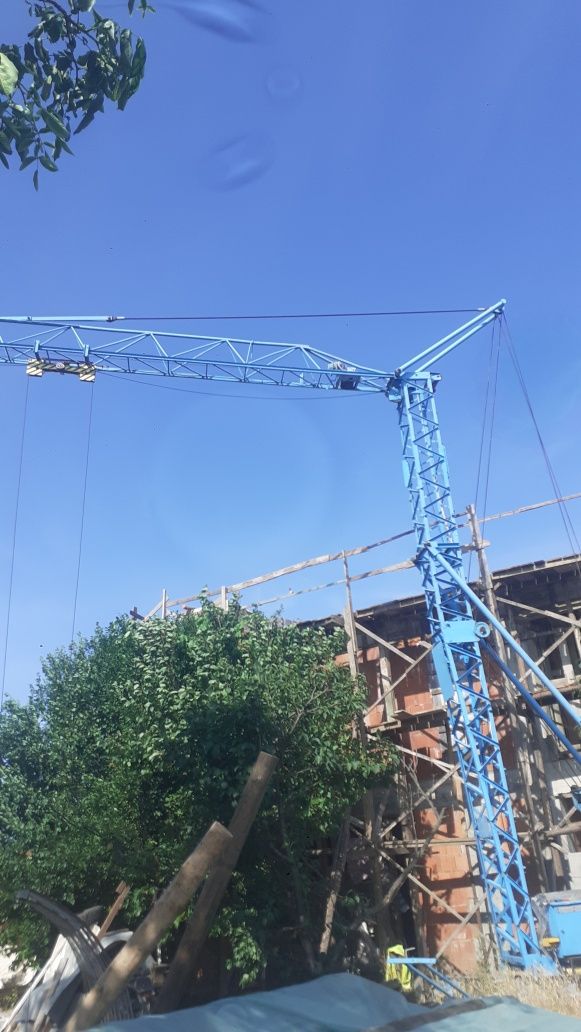 Macara automontantă