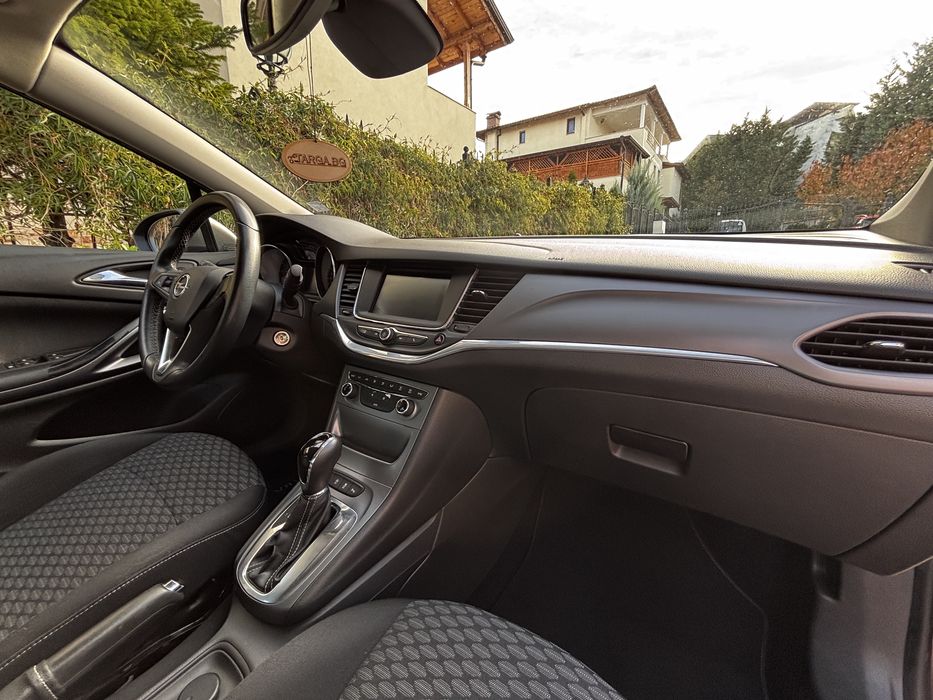 Opel Astra Turbo-1.4 бензин, автоматик, 2017г.-отлично състояние