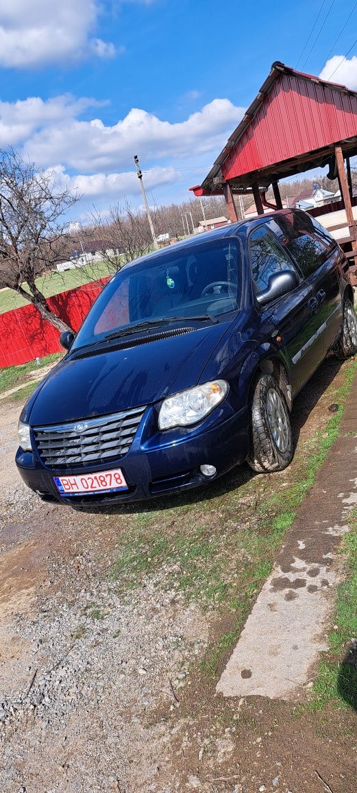 Vând Chrysler Voyager