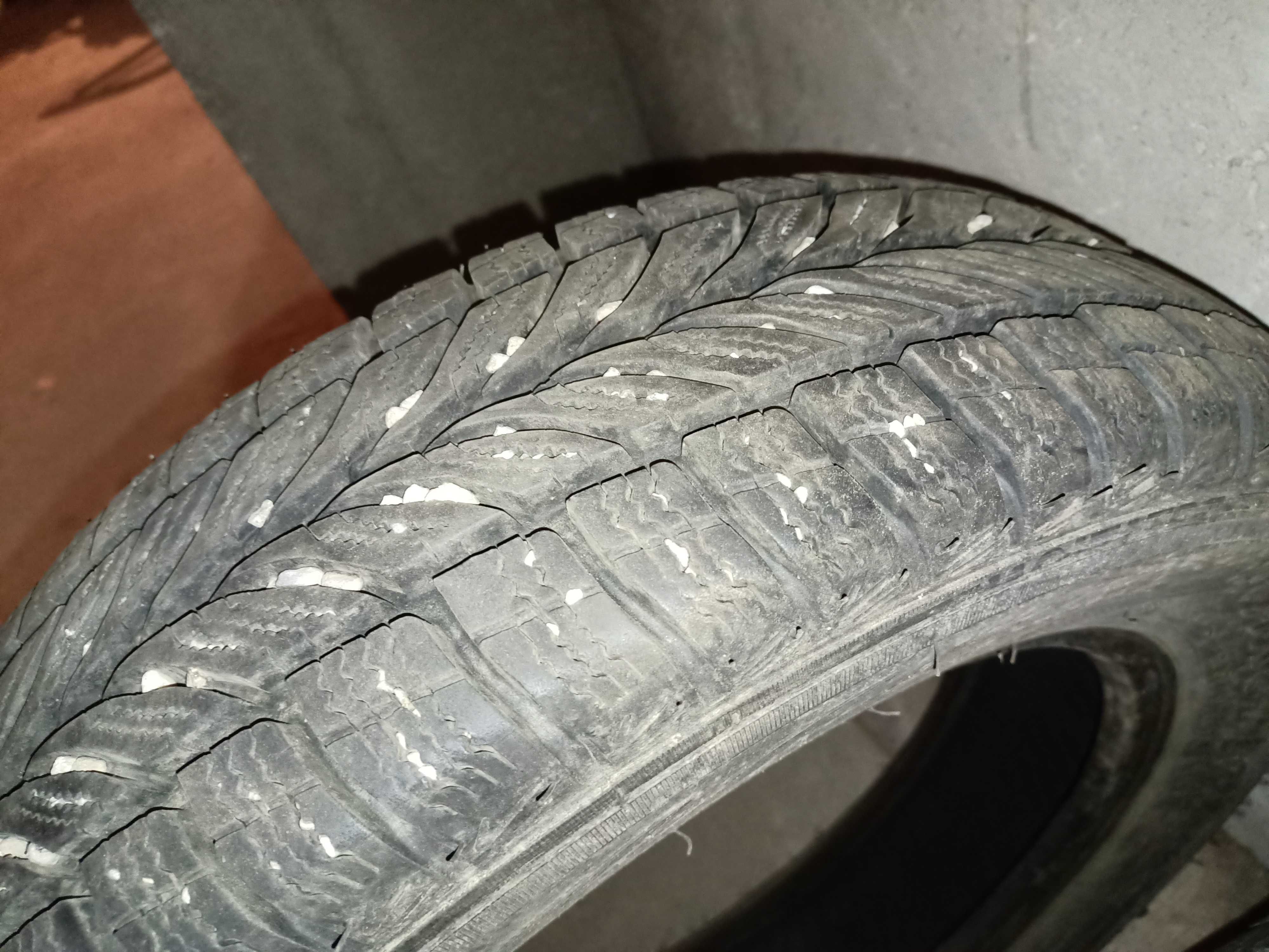 Anvelope 165/70 R14