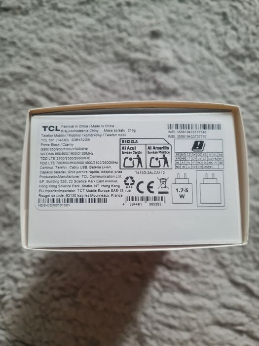 Vand 2 Telefoane mobile TCL 501 NOI