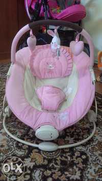 Scăunel balansoar pentru bebe Chipolino Pink
