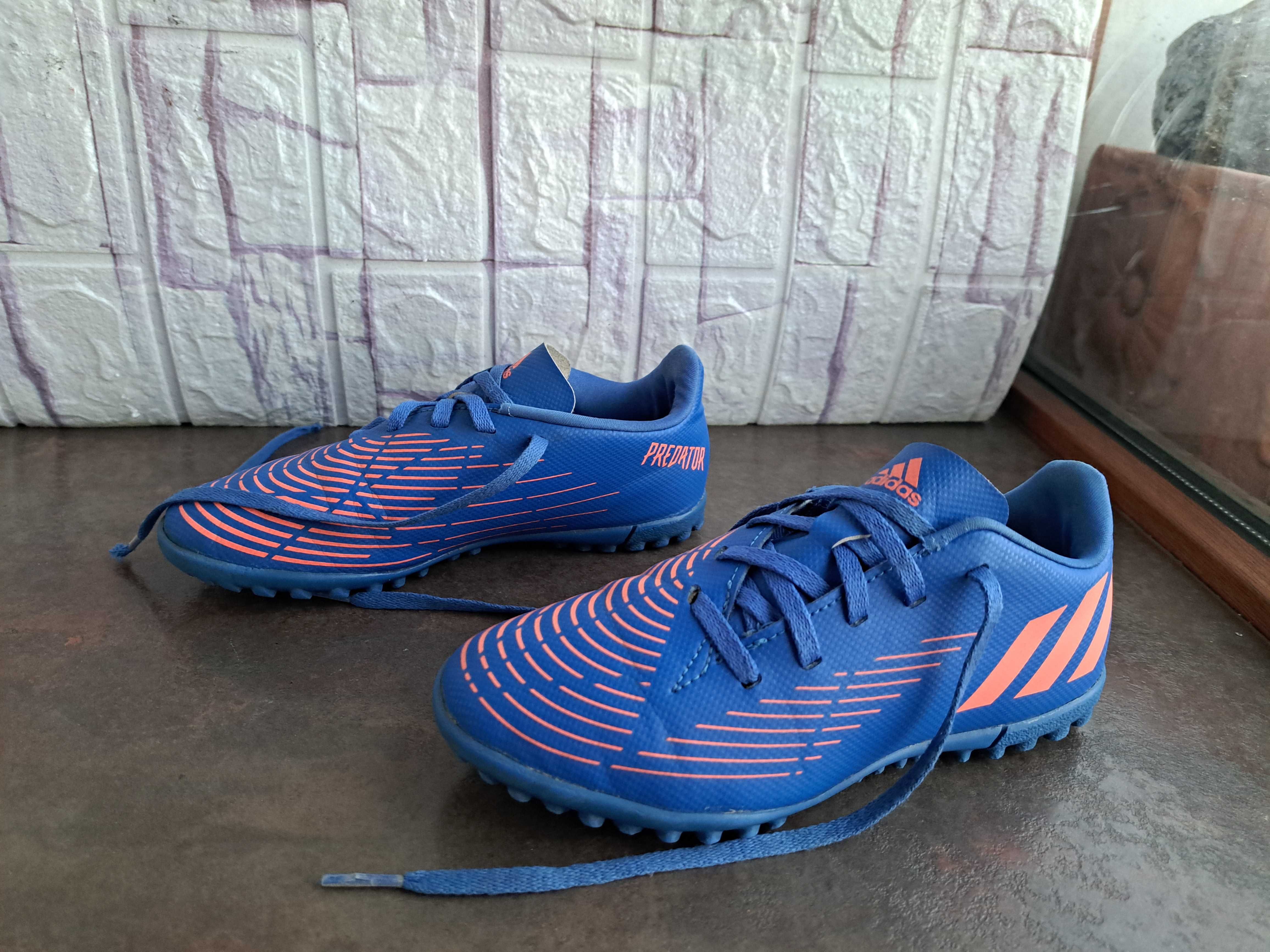 маратонки,кецове,спортни обувки футболни стоножки,Adidas,ном.33,адидас
