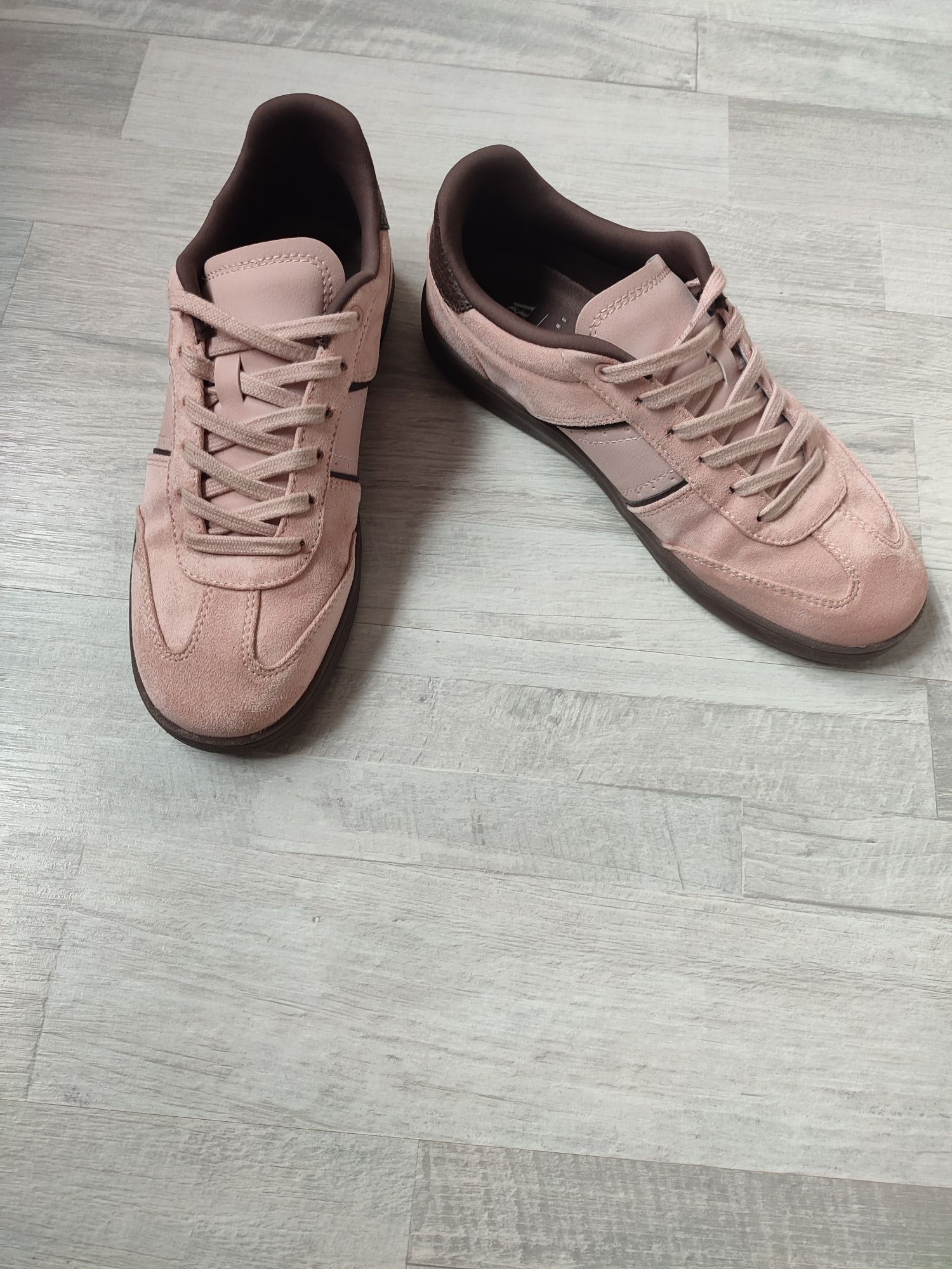Дамски кецове Zara