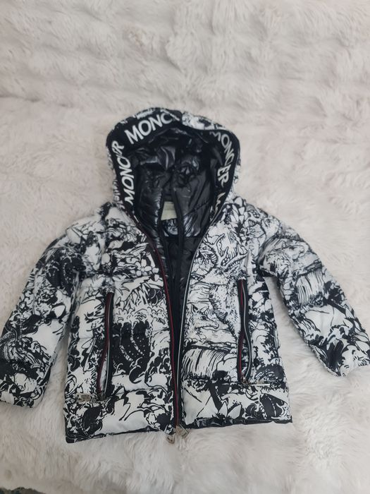 Geaca Moncler 4-5 ani