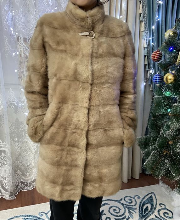 Продам норковую шубу