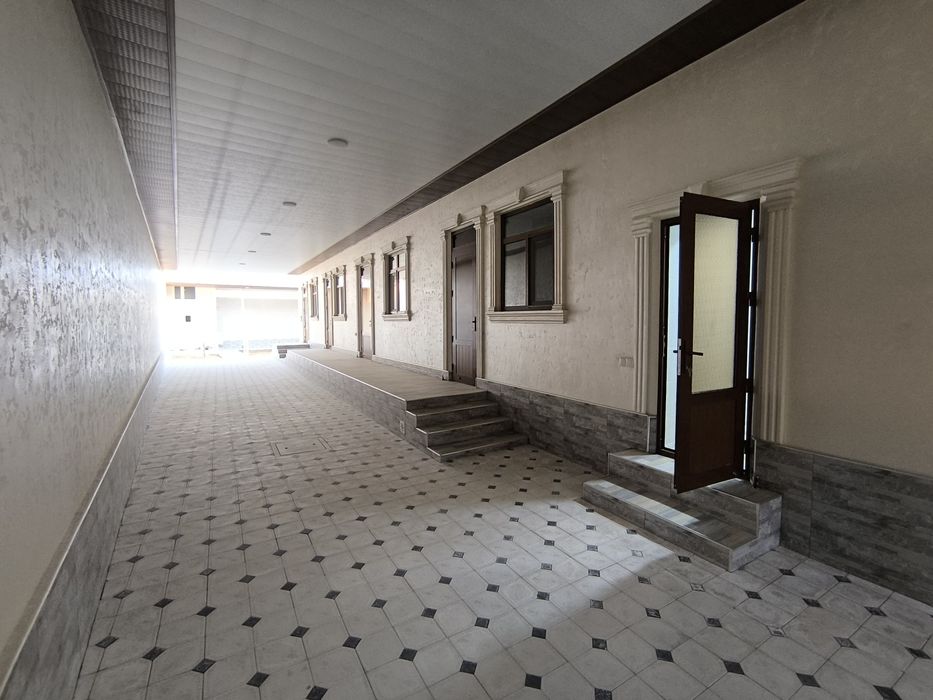 Продается участок с домом в городе Янгиюле.