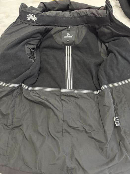 Продам зимнюю куртку для девочки