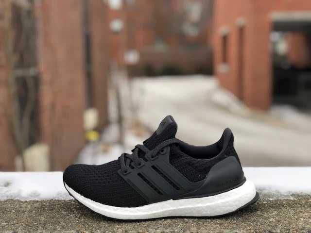 Оригинални  маратонки  *ADIDAS ULTRABOOST DNA 5.0 * EU39 1/3 -40