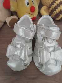 Бебешки обувки 19 номер