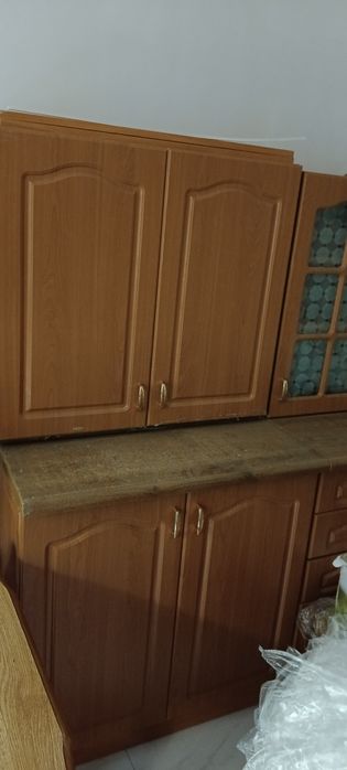 Продам мебель для кухни в хорошем состоянии, стол раздвижной,