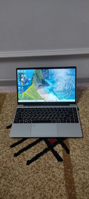 Ноутбук . Qadam .