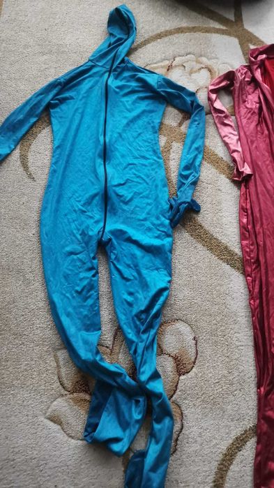 costum gorila
2 costume kermit