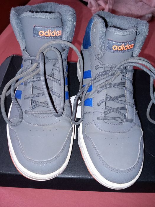 Оригинални кецове Adidas , 36 номер