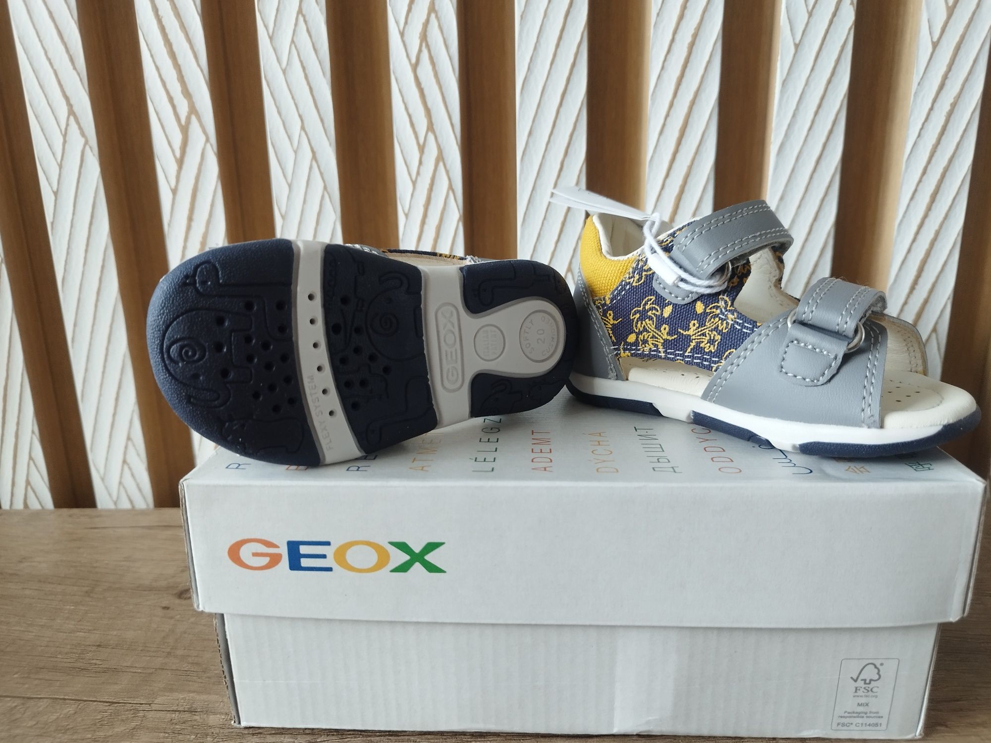 Нови бебешки обувки / сандали Geox