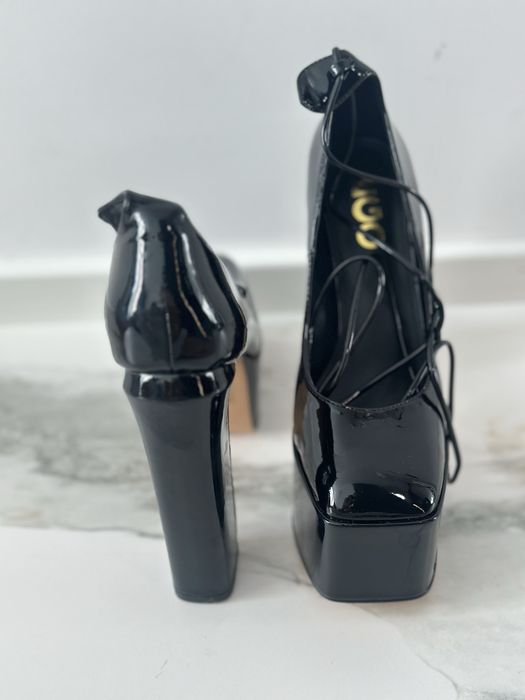 Елегатни дамски обувки на ток