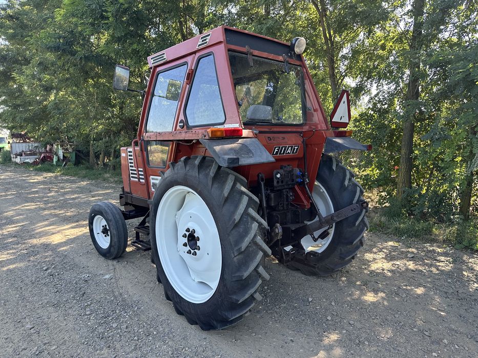 Tractor Fiat 580 cu greutati frontale