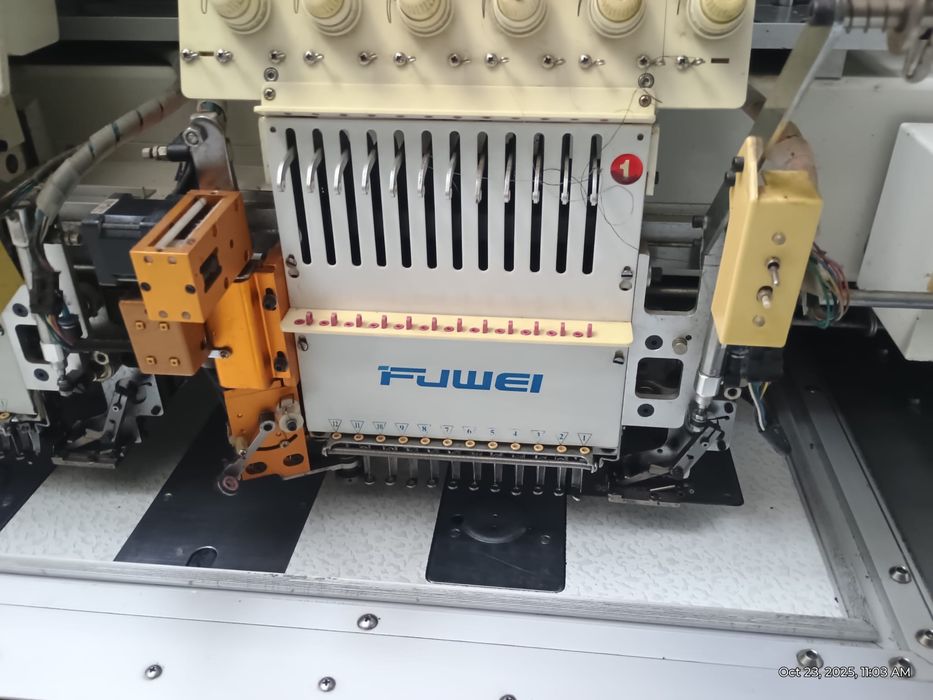 Masina de brodat cu doua capete