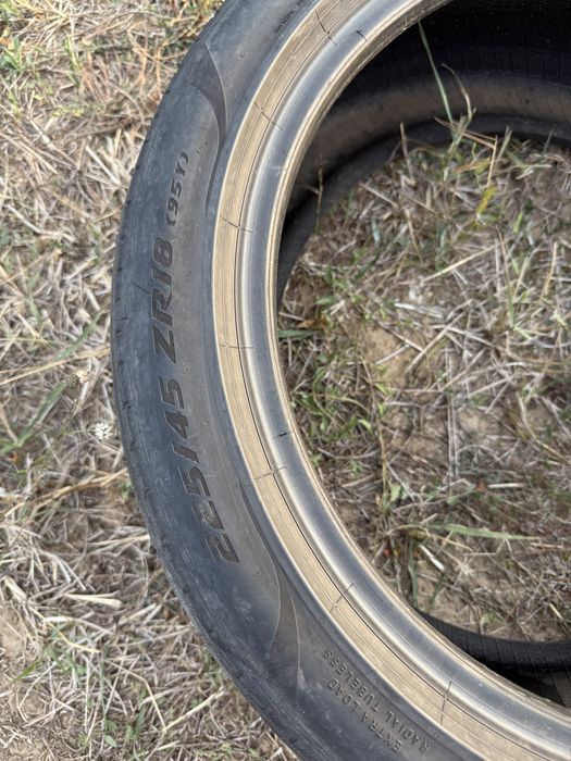 Amvelope Pirelli PZ4 225/45R18  245/40R18