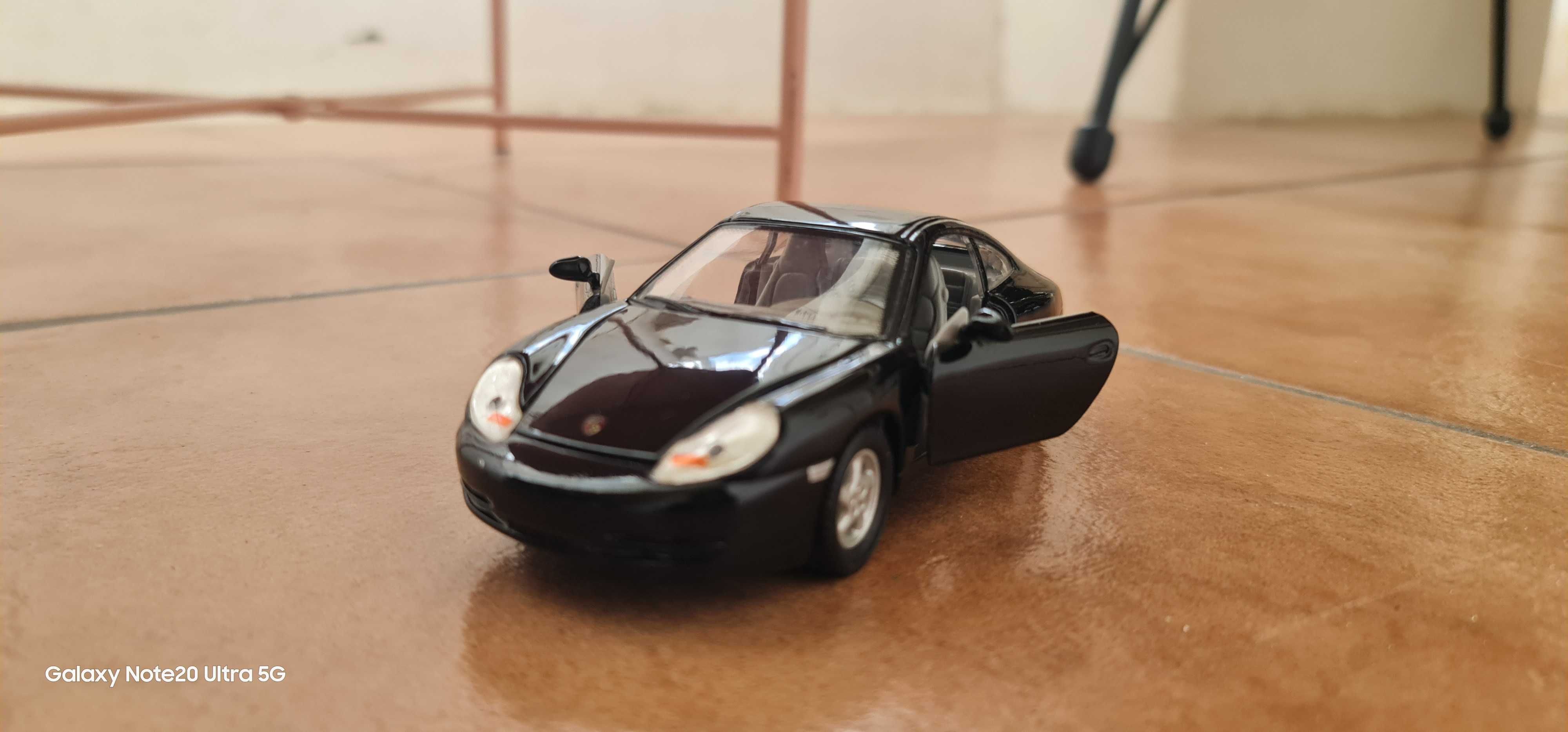 Macheta Porsche 911 CARRERA 1/30