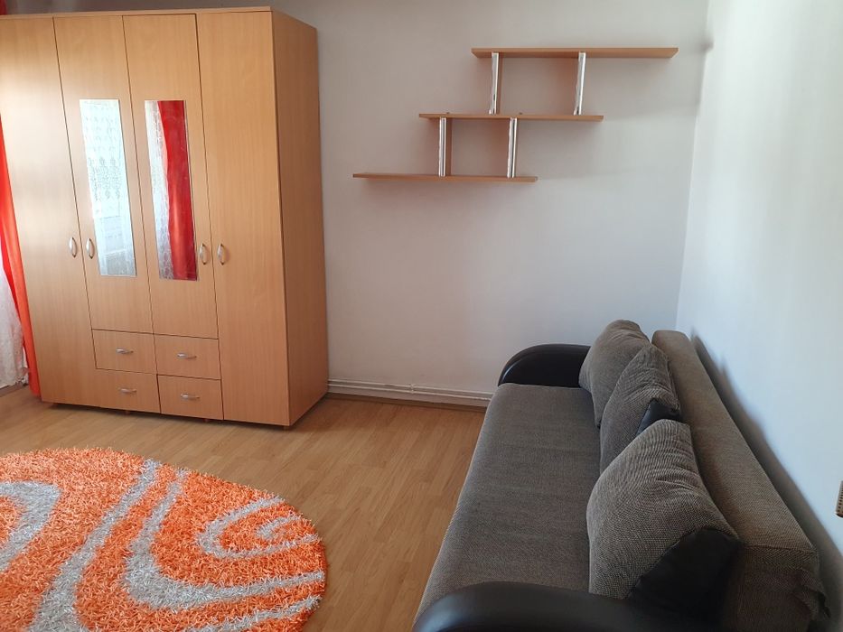 garsoniera 30 mp, et.2, de inchiriat, str Privighetorilor