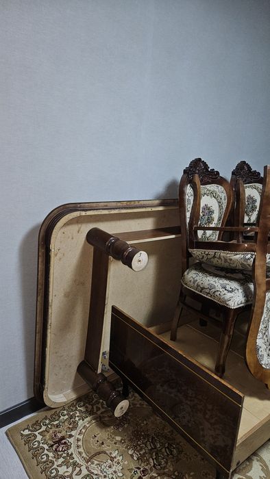 Стол  стул сотилади 12 тали
