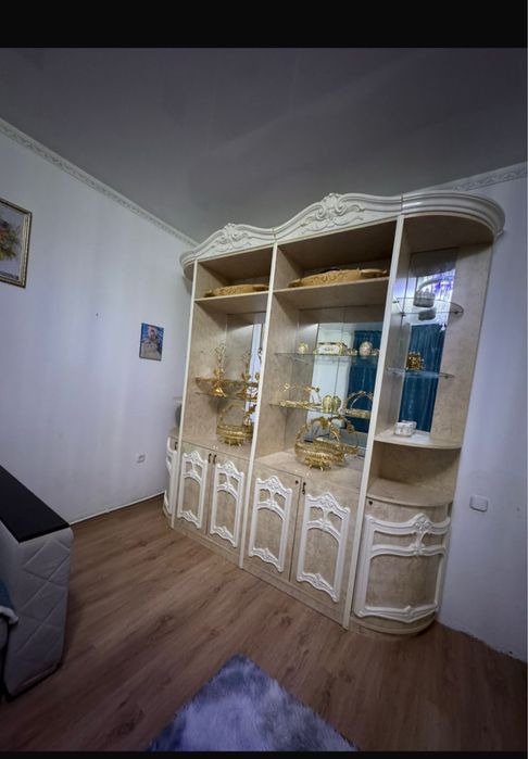 Продам стенку  срочно цена 60 тыс