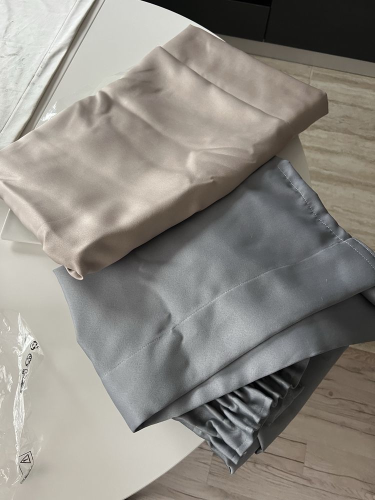 Vând 2 seturi de draperii culoare gri și bej 2,5x2 m