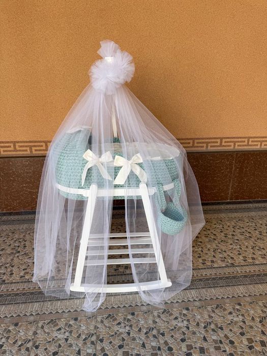 Люлька с пледом и корзина