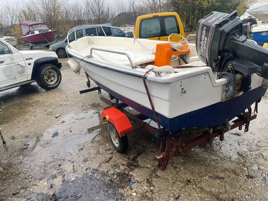 Barca 420m fibra cu motor 25 cp/2t