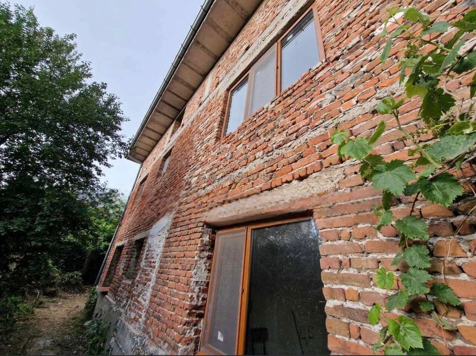 Двуетажна къща в кв. Марийно Димитровград