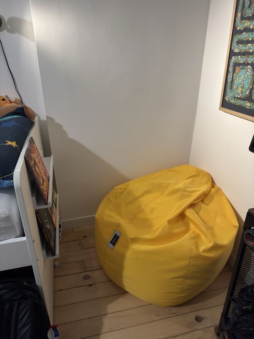 Голям крушовиден жълт барбарон