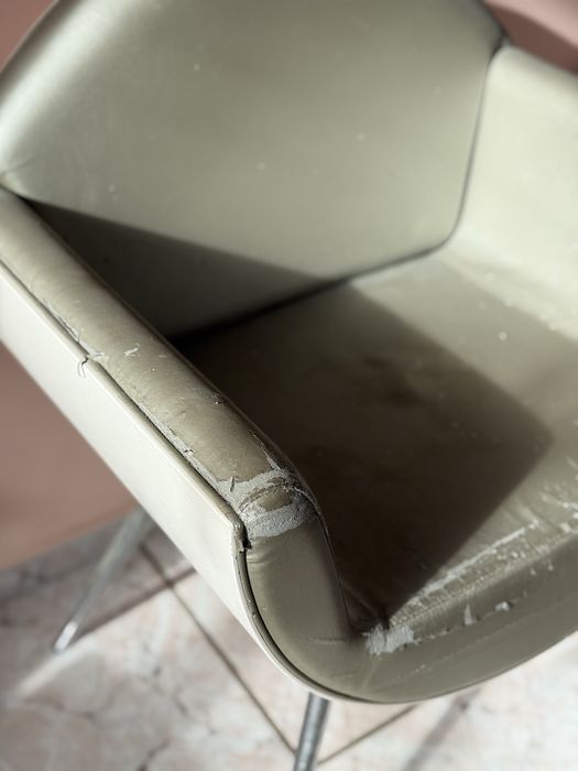 Холна маса, кресло, етажерка и помощна масичка