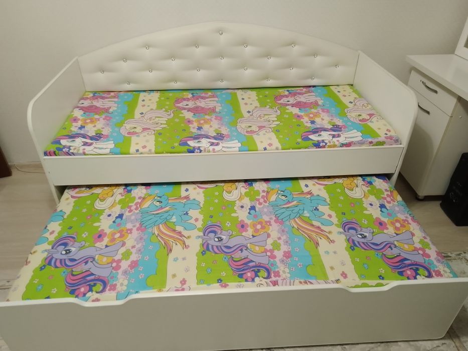 Продам детскую двух ярусная кровать