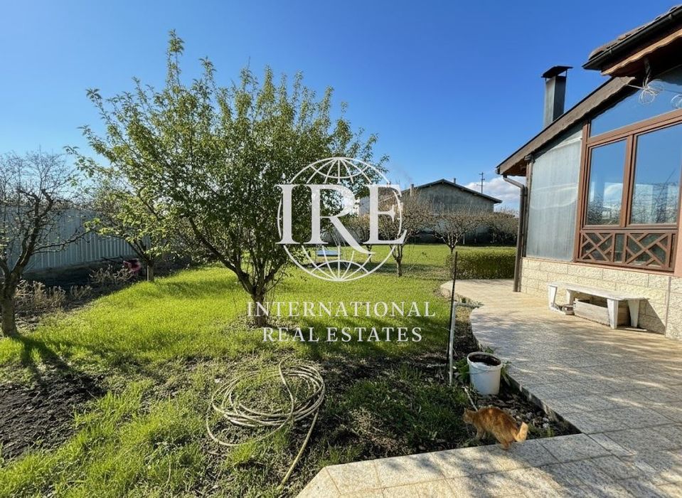 Къща в Добрич, област-с.Приморци площ 400 цена 218000