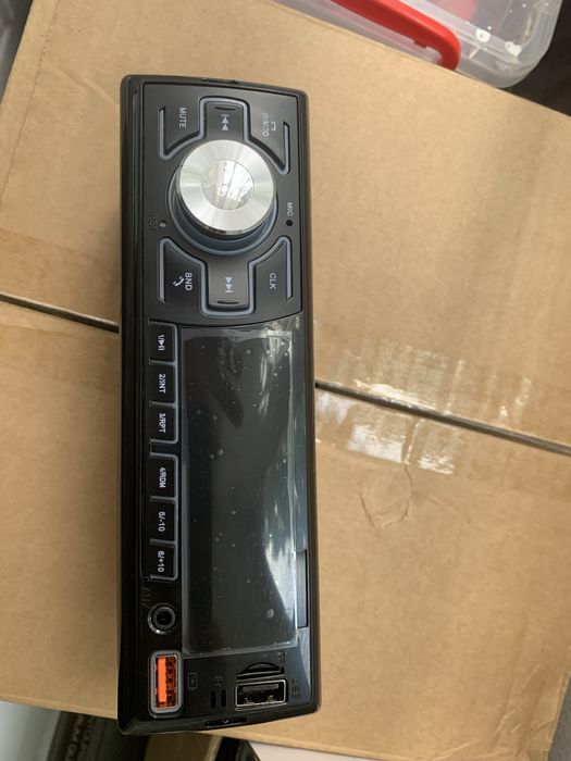 Casetofon auto cu bluetwoot card si aux