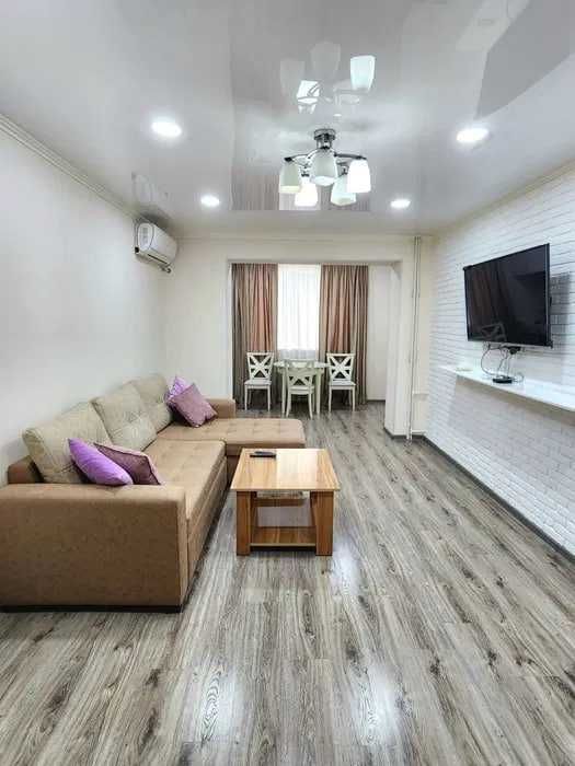 Продам 2х комнатную с ремонтом мебелью техникой Океан