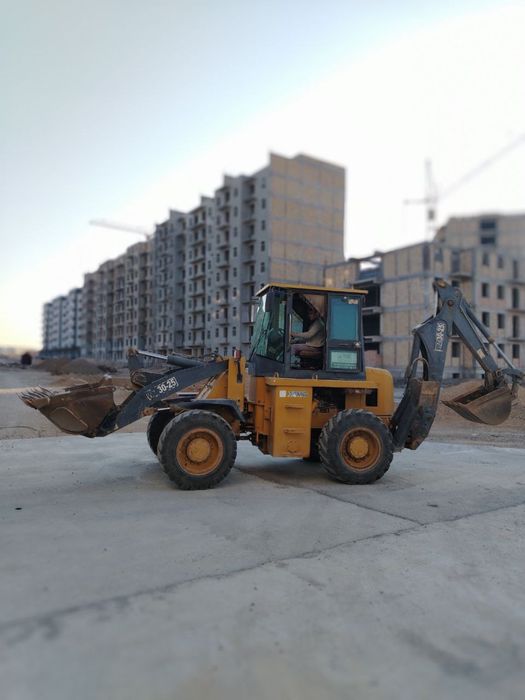 Экскаватор-Погрузчик (чайон)