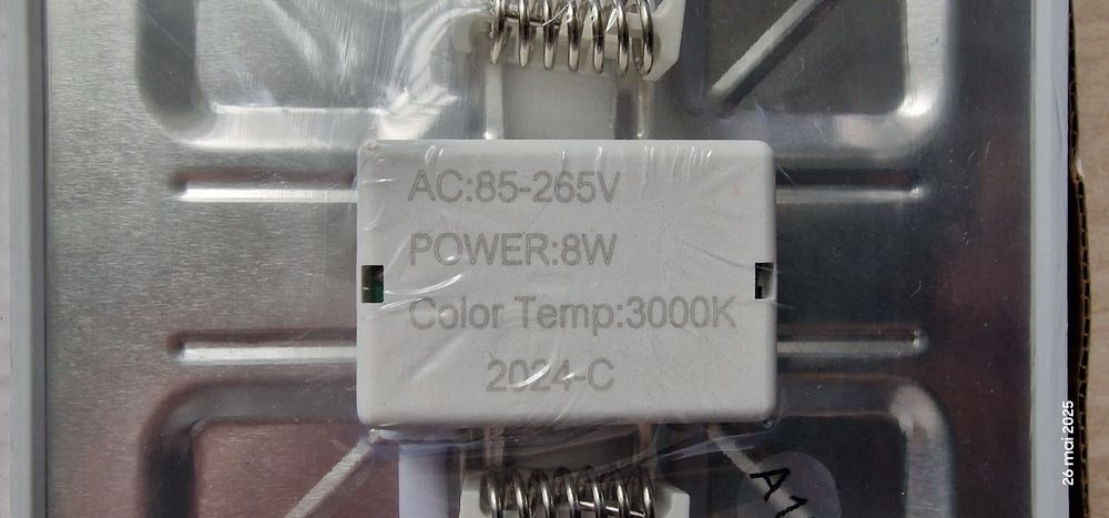 Spoturi 8w cu LED